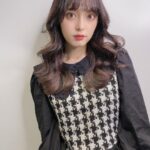 Honoka Yahagi Instagram - 最近、エミリー in Parisにハマりすぎて。 お洋服、真似ようと頑張ってる☺️ カラフルな衣装が多いから、勇気いるけど。 雰囲気だけでも✨ こういうの着たらいいかも！とアドバイスもらえたら嬉しいな♥️ #前と同じ写真ですみません 💦