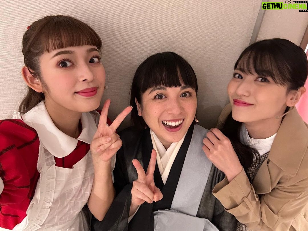 Honoka Yahagi Instagram - 舞台「家政夫のミタゾノ THE STAGE〜お寺座の怪人〜」東京公演、千穐楽✨ 無事に終えることができました😊 ご来場いただき本当にありがとうございました🌸 次は大阪にて 12月3日15時から 12月4日12時から、17時からと3公演。 そして大千穐楽はライブビューイングも!! まだまだミタゾノは終わらないぞー🙌🏻 楽しみにしていてください♥️ 舞美ちゃんとひとちゃんと😋 #家政夫のミタゾノ
