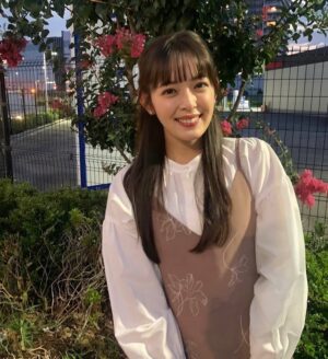Honoka Yahagi Instagram - ドラマ「 #テッパチ ！」第10話、ご覧いただきありがとうございました✨

今まであまりやってこなかった役柄だったので、不安もありましたが、とても素晴らしい経験をさせていただきました😊

観て下さった皆さんを驚かせてしまったみたいで🥲すみません😭
こういう役もやるのね！と、私の新しいお芝居の一面を知っていただけたら😂