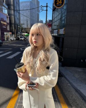 Honoka Yahagi Instagram - 念願のメイクしてもらった😍🩷

アイドル体験みたいで楽しかったぁ🙌🏻