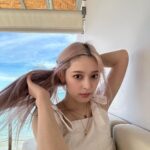 Honoka Yahagi Instagram - この前タイに行ってきました🇹🇭 雨季に入る前だったから、素敵な青空と海の写真とれてラッキーっ🤍 ピンクの髪と青が映えてるでしょ😏 #タイ旅行 #thailand Thailand