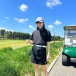 Honoka Yahagi Instagram - #ゴルフ女子ヒロインバトル で着た @newera_golf のウェアがお気に入りすぎてっ💓 プライベートでも着ちゃった☺︎ スコアはボロボロでしたっ☺️⛳️ #ゴルフ #ゴルフ女子 #ニューエラゴルフ #neweragolf