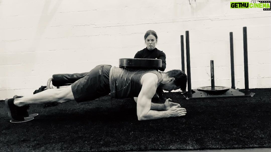 Hugh Jackman Instagram - If you’re looking for me. I’m #becomingwolverineagain.