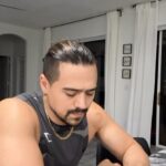 Humberto Solano Instagram - 😅😅 #reels #viralvideos #comedyvideos #funnyvideos #fun #risas #coffee #coffeetime #share #loveislove