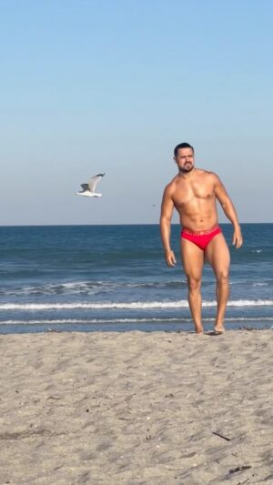 Humberto Solano Instagram - Ahi nada más para que le apunten 😉❤️‍🔥

#consejos #verdad #real #lifestyle #viva #viralvideos #reels #instadaily #web #beach #goodvibes