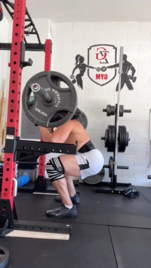 Humberto Solano Instagram - Pero CLARO que se necesitan los carbohidratos 😉 hoy en día hay mucha MALA INFORMACIÓN! vayan con gente experta y no personas que mal informan por unos cuantos likes!! 

#fit #vidasana #lifestyle #workout #squats #deadlift #workout #doityourself