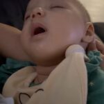 Humberto Solano Instagram - 😂😂 Ella duerme profundo 😂😂 #funnymemes #reels #viral #loveislove #daughter #dad #familia #family United States