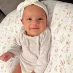 Humberto Solano Instagram - Viendo a papá en Tv por primera vez / watching Dad on tv for the first time 😍😍 #viral #video #reels #daughter #papa #sports #doityourself #loveyou #tv #instagram Orlando, Florida