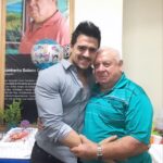Humberto Solano Instagram – Abuelo, lo platicamos en vida pero quiero dejarlo por escrito! Muchas gracias por todo, gracias por la bonita familia que creaste tan unida, gracias por el legado que nos dejaste, gracias por el camino que nos forjaste y por cada consejo que nos diste. Te amo con todo mi corazón, tú sabes quien fuiste y lo que significabas para mi! 
Siempre consintiéndome al igual que a todos tus nietos, siguiéndonos la fiesta y dándonos tantas alegrías! Sabemos que te fuiste tranquilo, sabemos que era lo que querías, que estás descansando, que lograste todo lo que te propusiste y que ya estás con tu esposa y tu hijo. 

Estábamos a 3 semanas de que pudieras tener a tu primer bisnieta en tus brazos pero no juzgamos las desiciones de Dios. 

Quiero repetirte que sigas tranquilo ya que tus hijos y nietos seguiremos poniendo en práctica todas tus enseñanzas y seguiremos con tu legado. 

Descansa en Paz, goza del descanso eterno y síguete divirtiendo como solo tú sabes, con ese buen sentido del humor que siempre te caracterizo.
Y esa última petición créeme que la cumpliré por el resto de mis días 🙏 
(Quiero que des alegrías, provoques sonrisas y ayudes a todo el que lo necesite)

Te amo mi abuelo 🙏 y siempre seguirás viviendo en nuestros corazones 🙏 Monterrey, Nuevo Leon, Mexico