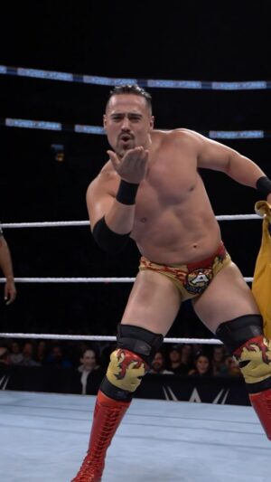 Humberto Solano Instagram - 😘 from @_garzajr! #WWEQuebecCity