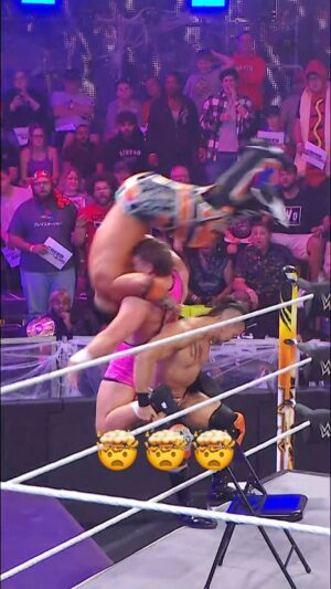 Humberto Solano Instagram - This moment from #HalloweenHavoc was WILD 😱