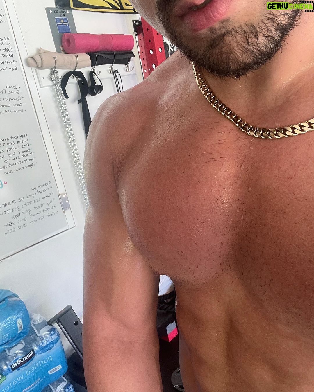 Humberto Solano Instagram - El proceso está siendo lento pero seguro!! 💪💪❤️🔥 aquí paciencia y dedicación es la clave! The process has been slow but secure!! 💪💪 The key is dedication and patience ❤️🔥 Orlando, Florida