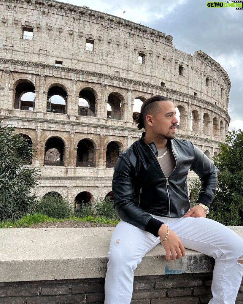 Humberto Solano Instagram - Everything is going to be worth it ❤️‍🔥 Todo valdrá la pena ❤️‍🔥 Colosseum, Rome, Italy (Coliseo, Roma, Italia)