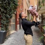 Humberto Solano Instagram - Recuerdo cuando decía que ninguna mujer me iba a poder dominar 😅😅😅❤️‍🔥❤️‍🔥 #hijab #baby #family #amor #loveislove #daughter #viral #best #reels #instagood Rome, Italy