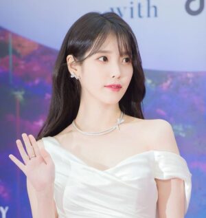 IU Instagram - 백상예술대상🦢🤍