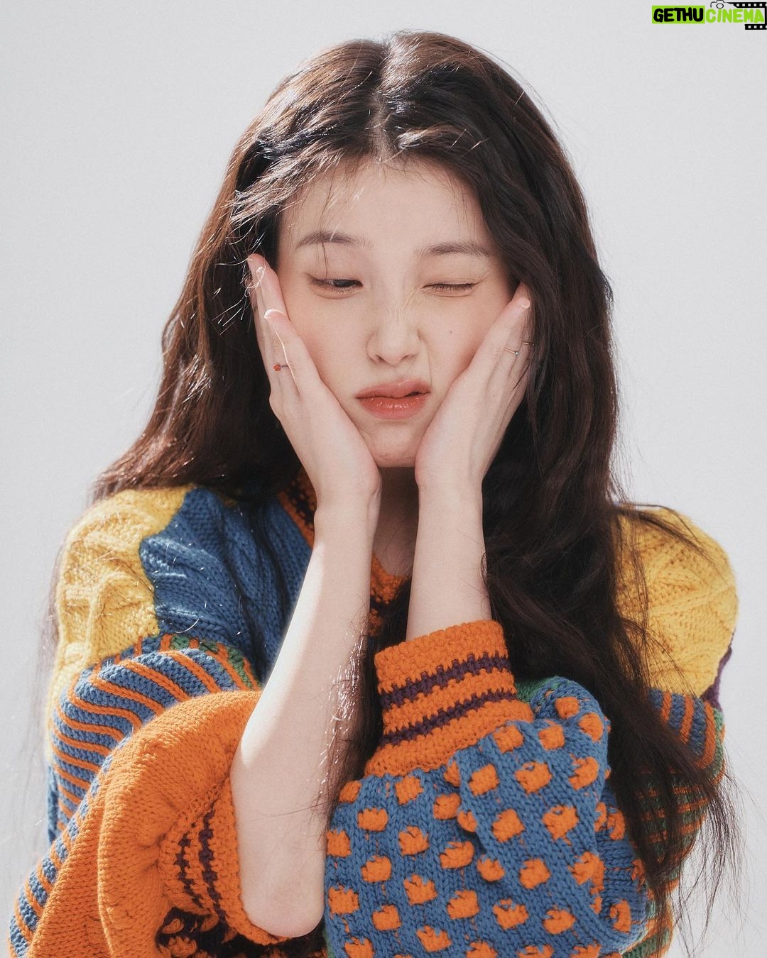 IU Instagram - #드림 개봉 기념! 드림 홍보 스케줄 사진들🌱 내 퍼스널컬러 #드림