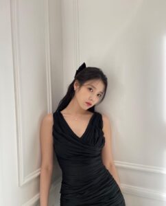 IU Instagram - 🎀