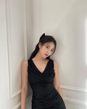 IU Instagram - 🎀