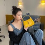 IU Instagram - 🌙🐝💛🍋🧀 #GucciJackie1961 #광고