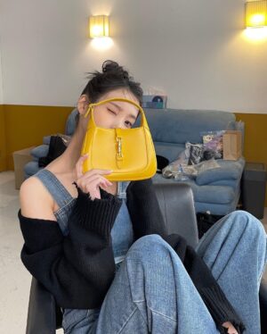 IU Instagram - 🌙🐝💛🍋🧀
#GucciJackie1961
#광고
