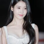 IU Instagram - 청룡영화제 인기상과 이쁜 사진들 다 감사합니다 💙