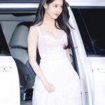 IU Instagram - 청룡영화제 인기상과 이쁜 사진들 다 감사합니다 💙