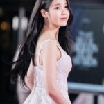 IU Instagram - 청룡영화제 인기상과 이쁜 사진들 다 감사합니다 💙