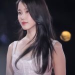 IU Instagram - 청룡영화제 인기상과 이쁜 사진들 다 감사합니다 💙