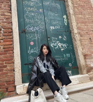 IU Instagram - 열 장 꽉꽉💞