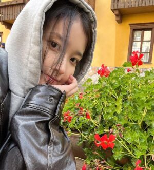 IU Instagram - 열 장 꽉꽉💞