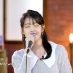 IU Instagram - 팔레트 밴드 편곡 최고 #YACHT 요트 Special thanks to @bassist_insung 🌹