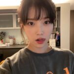 IU Instagram - 오늘 컴백자 등장 🍓🌝