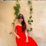 IU Instagram - 빰! 생일자 등장 HAPPYJIEUN’SDAY🌹🌹🌹