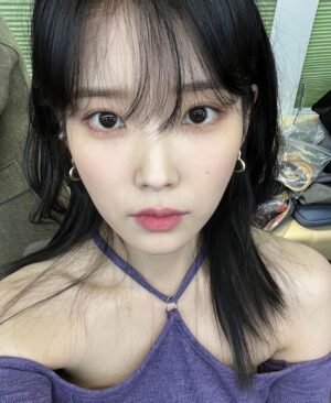 IU Instagram - 가나다라 😈😈😈💜😈