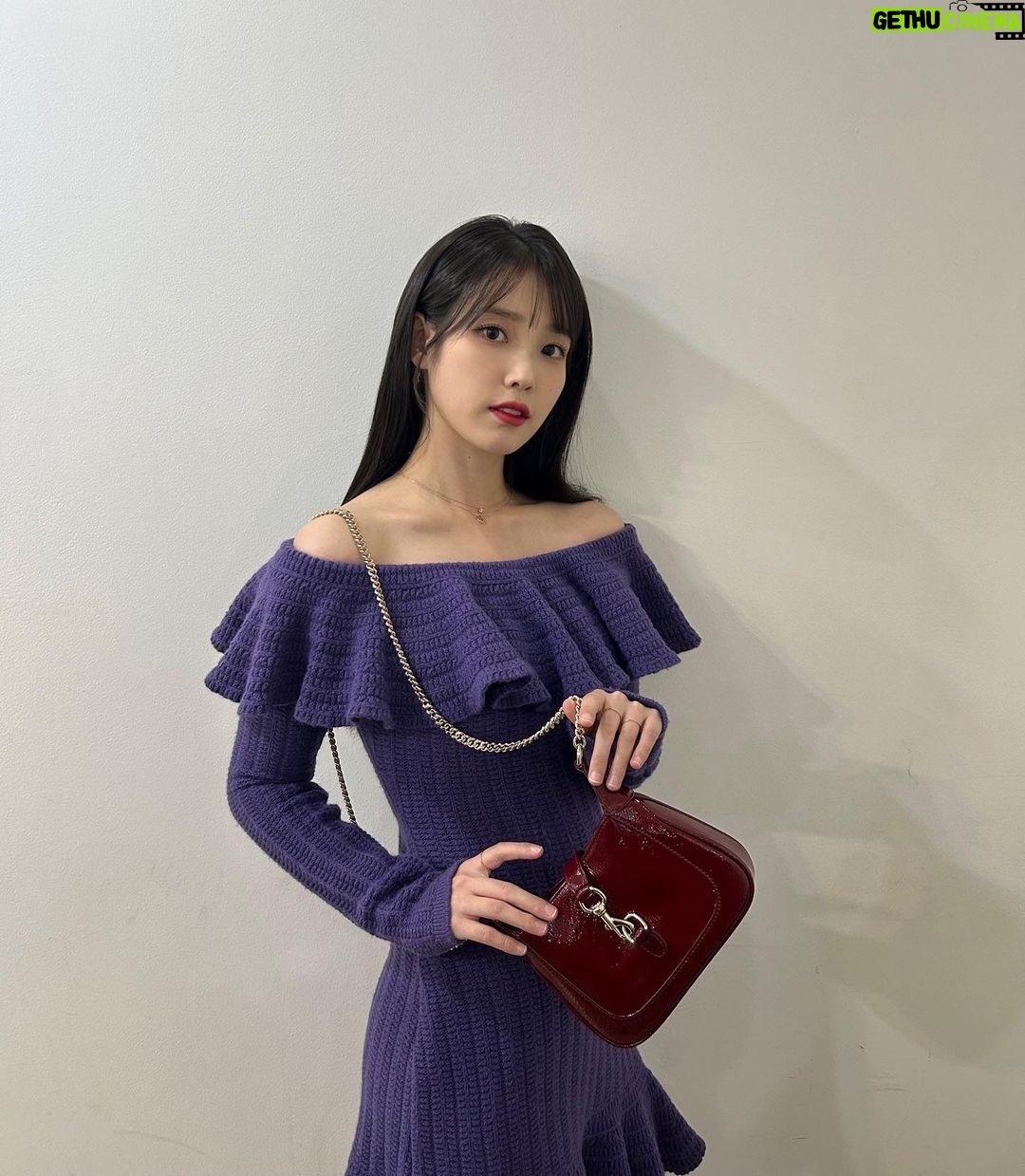 IU Instagram - 루소 앙코라컬러의 새로운 재키백♥️ 구찌얌 색깔 이쁘다 @gucci #GucciJackieNotte #GucciJackie #AD