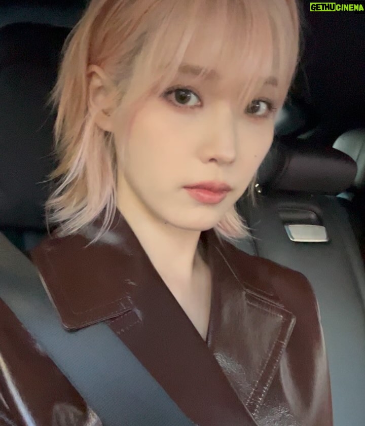 IU Instagram - 구찌 쇼는 재밌었고.. 여기는 새벽 다섯 시고..🫣 @gucci @sabatods #GucciFW24
