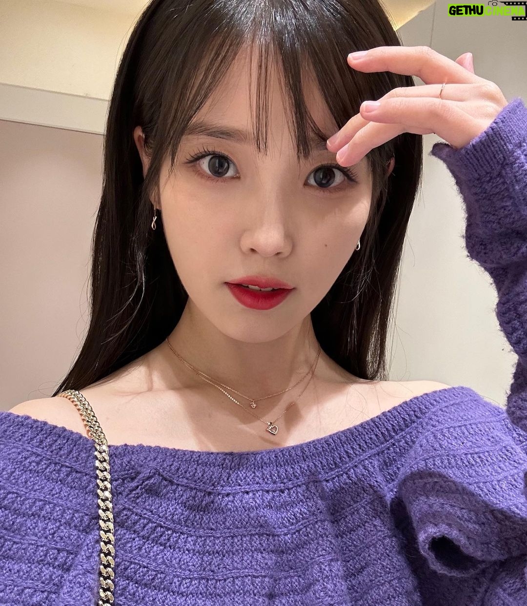 IU Instagram - 루소 앙코라컬러의 새로운 재키백♥️ 구찌얌 색깔 이쁘다 @gucci #GucciJackieNotte #GucciJackie #AD