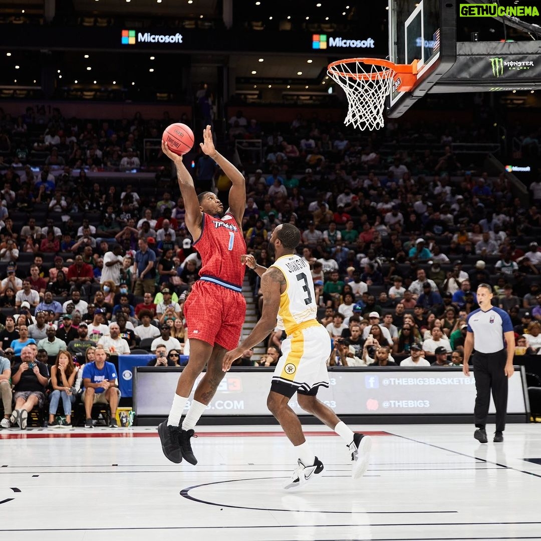 Ice Cube - 30.7K Likes - Final call to download your favorite #BIG3 photos for free. Head to big3photos.com (link in bio) now.
Don’t forget to follow the @thebig3 photos account on IG big3.photos.
📸 @chapmanbaehler