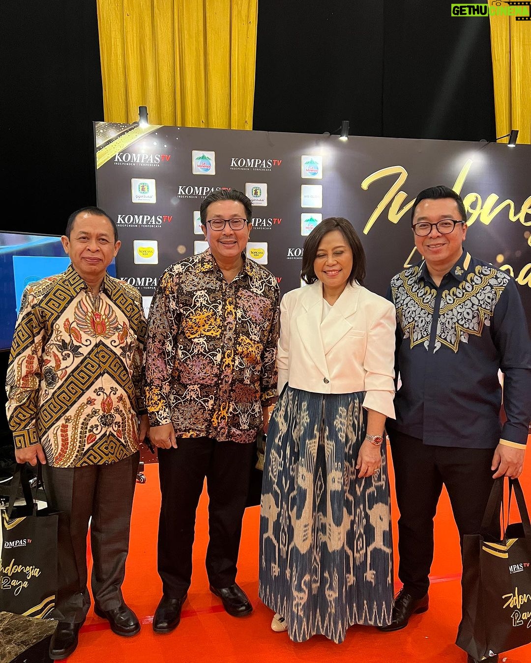 Indra Yudhistira - 202 Likes - 12 tahun yang lalu, bayi bernama Kompas TV hadir, membawa cita-cita televisi yang menginspjrasi Indonesia.
Hari ini Kompas TV merayakan ulang tahun ke 12. Saya ikut merayakan bersama sebagian founder Kompas TV.