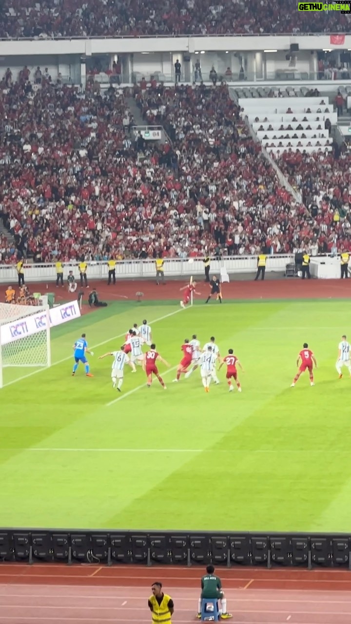Indra Yudhistira Instagram - Indonesia cuma KALAH angka malam ini dari Argentina, tapi MENANG masa depan. Dengan mayoritas pemain muda usia 20-22 tahun, sepakbola Indonesia punya masa depan cerah. Bravo Timnas. Salute buat keberanian coach @shintaeyong7777