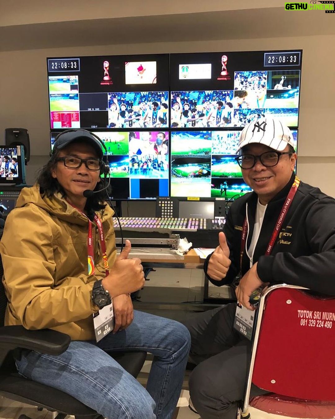 Indra Yudhistira - 269 Likes - Terima kasih untuk semua program director terbaik Indonesia yang berada dibalik siaran FIFA WCU17 Indonesia. Mereka mau terus belajar dan memperbaiki diri di setiap pertandingan yang akhirnya bisa mendapat apresiasi dari QC Director FIFA.
