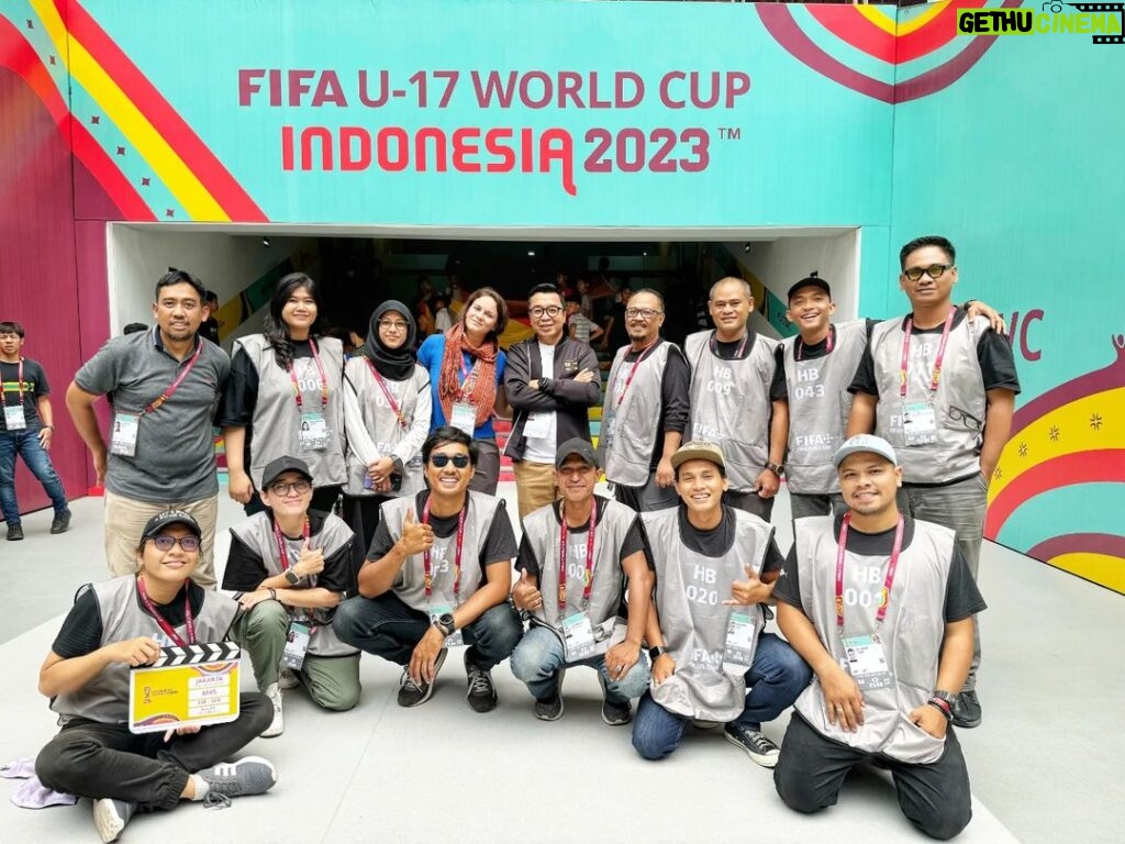 Indra Yudhistira Instagram - Host Broadcaster, Fifa World Cup U17, Jakarta. Terimakasih World Cup, Terimakasih Jakarta 🤍 . . #hostbroadcaster #fifaworldcup2023 #worldcupu17 #campersiep #jakartainternationalstadium
