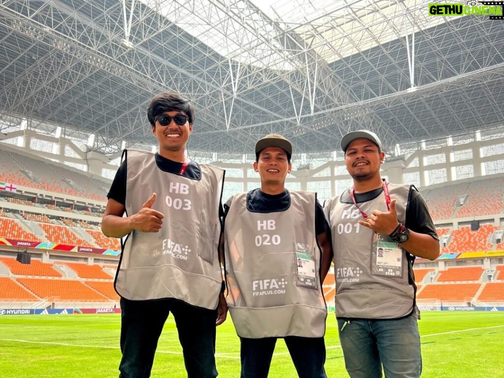 Indra Yudhistira Instagram - Host Broadcaster, Fifa World Cup U17, Jakarta. Terimakasih World Cup, Terimakasih Jakarta 🤍 . . #hostbroadcaster #fifaworldcup2023 #worldcupu17 #campersiep #jakartainternationalstadium