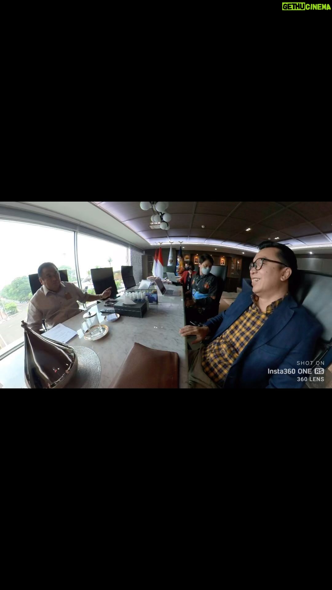 Indra Yudhistira - 167 Likes - Audiensi dengan pak @rachmatgobel_rg beberapa waktu lalu. Semoga Panasonic Gobel Awards bisa kembali lagi dilaksanakan awal tahun depan.