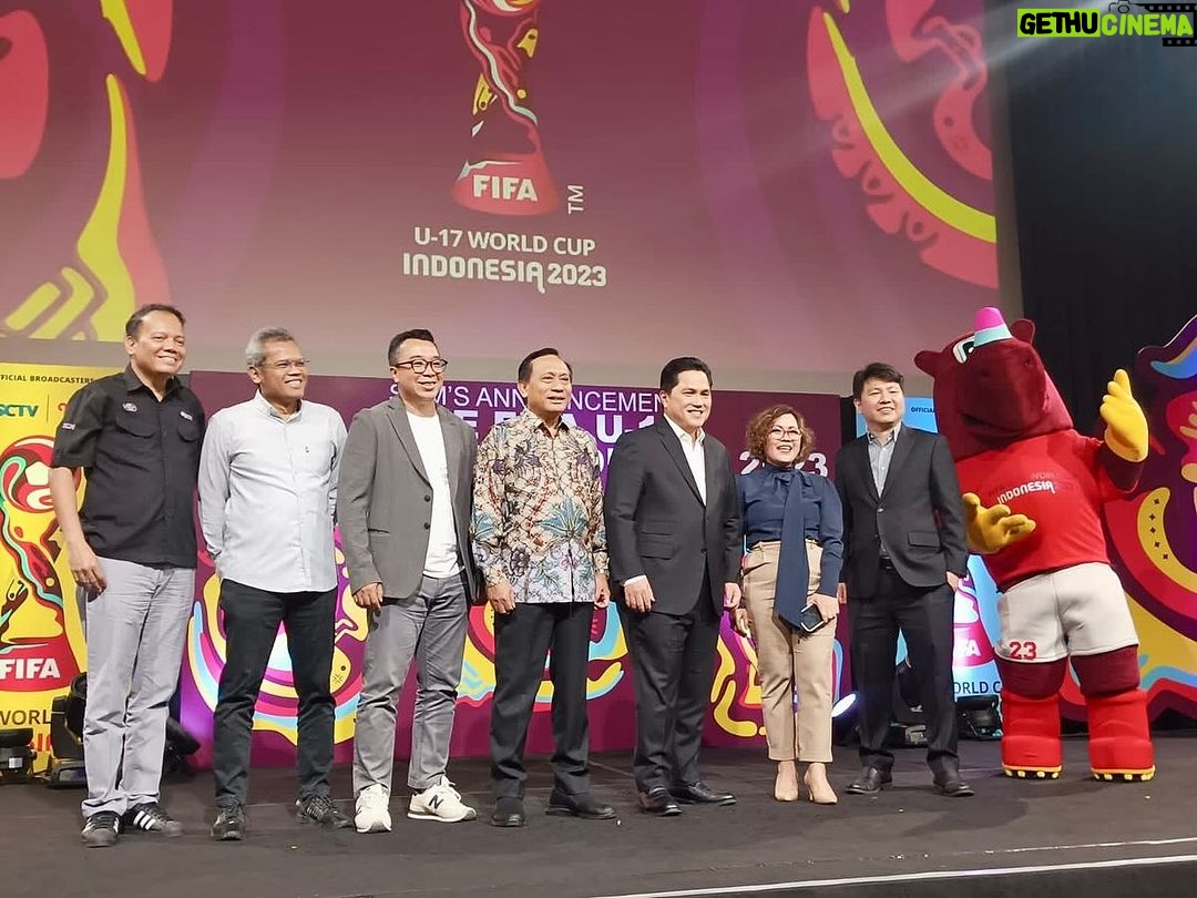Indra Yudhistira - 328 Likes - SCM ditunjuk sebagai Official Broadcaster FIFA WC U17 2023. Tidak hanya menyiarkan 52 pertandingan, SCM melalui anak perusahaannya VIP, juga ditunjuk sebagai Host Broadcaster, tim pelaksana produksi siaran sepakbola FIFA WC U17 yang hasilnya akan disiarkan keseluruh dunia.