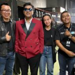 Indra Yudhistira Instagram - Selamat untuk Faren Yokung @yokungbrothers atas keberhasilannya menjadi juara 1 Gimme the Mic ajang pencarian bakat menyanyi menggunakan platform Tiktok yang ditayangkan di dua platform berbeda Tiktok dan @sctv . Terima kasih utk tim Tiktok Indonesia dan seluruh crew yang telah bertugas @vip.emtek . #gimmethemic #sctv #gimmethemic_indonesia #tiktokindonesia