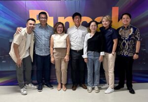 Indra Yudhistira Instagram - Merayakan ulang tahun SCTV bersama BOD dan karyawan SCM Emtek