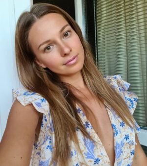 Inna Puhajkova Instagram - Chci vám jen popřát hezký a hlavně pohodový víkend 🌼 Hoďte všechny starosti za hlavu a užijte si to každý podle svého gusta 🤗