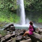 Inna Puhajkova Instagram - Krásná přírodá, obrovské množství zvířat a nespočet vodopádů. To je Kostarika❣ #watterfall #lafortuna #arenal #costarica #puravida 🇨🇷 La Fortuna Waterfall