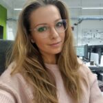 Inna Puhajkova Instagram - SOUTĚŽ BYLA UKONČENA 🤓 Ahoj instačci, mám pro vás slíbenou soutěž o brýle @crulle.eyewear na @alensa.cz Já se bez nich neobejdu v kině nebo v divadle, na sportovních zápasech (skoro nerozeznám hráče, když je zapomenu😄) a hlavně za volantem. Právě nejistota při řízení a rozostřené vidění mě před 5ti lety donutily jít na vyšetření zraku a pořidit si brýle🤓 I když mám jen půlky dioptrie, tak je to sakra rozdíl 🙏 Podmínky soutěže jsou jednoduché: 1. Sledujte můj profil @innapuhajkova a profil @alensa.cz 2. Označte v komentářích někoho (kamarádku,maminku,přítele), komu by brýle Crulle udělali radost. 26. února vylosuju jeden komentář a vyhráváte oba :) #spoluprace #soutez #alensa #crulleeyewear #bryle